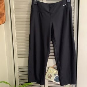 Nike Women’s Wide Leg Capris
